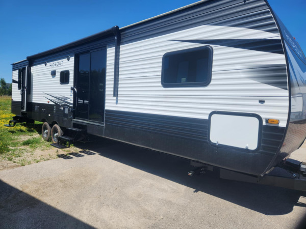 2022 Keystone Hideout 38FQTS